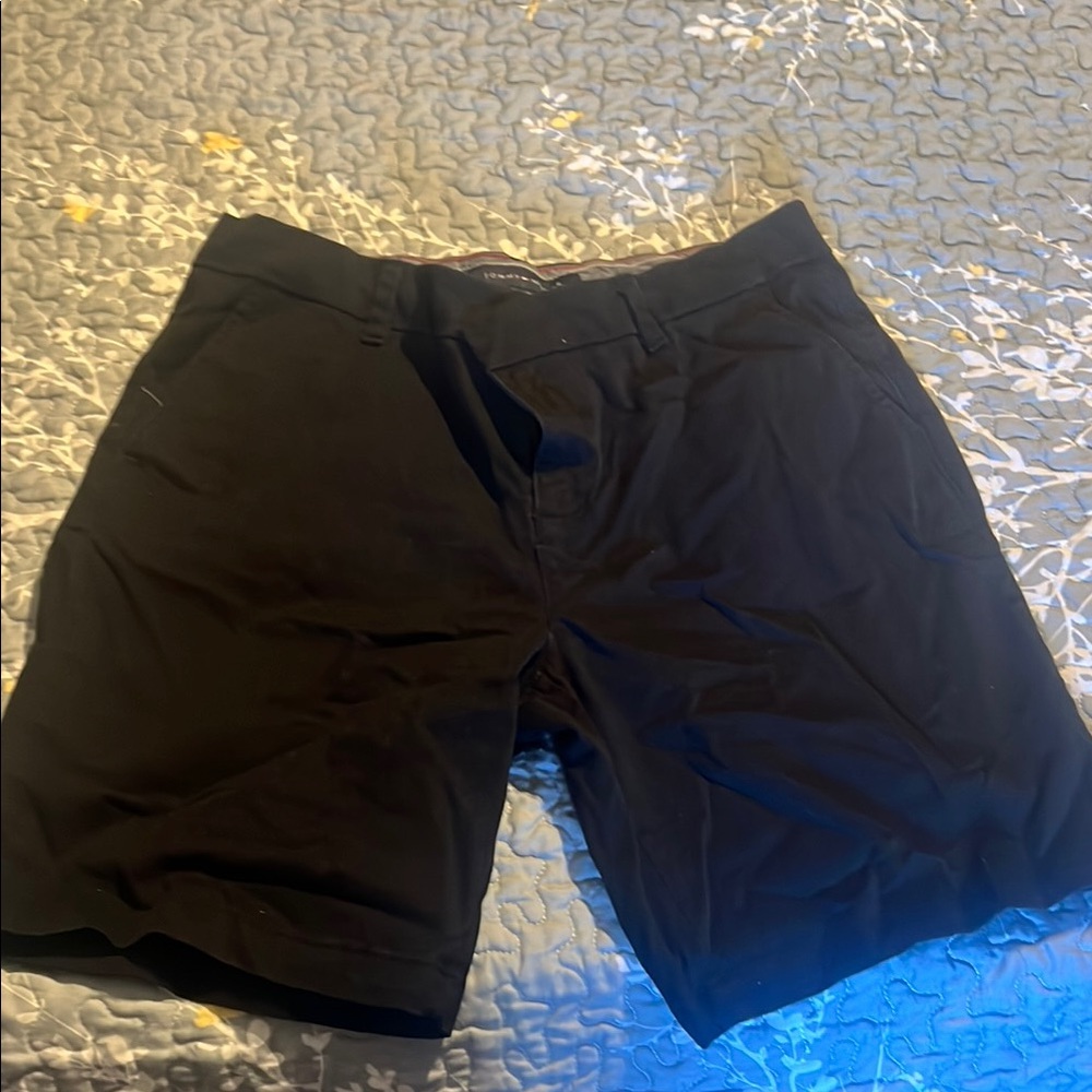 Like new worn once Tommy short